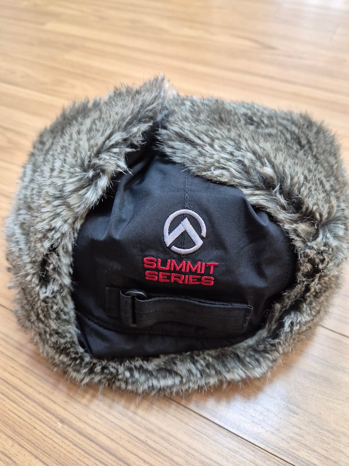 노스페이스 Summit Series 털모자입니다
- 사이즈는 M입니다
- 상품이미지3