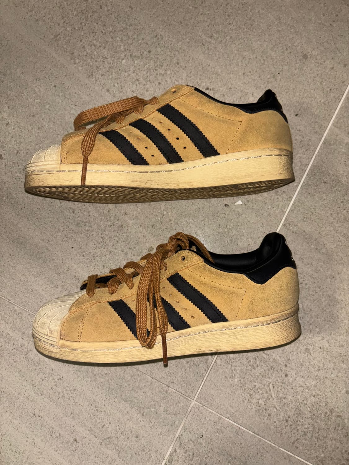 아디다스 슈퍼스타 82 브라운 블랙 상품이미지1