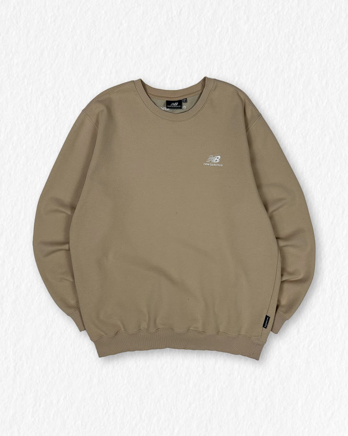 뉴발란스 맨투맨 베이지 상품이미지1