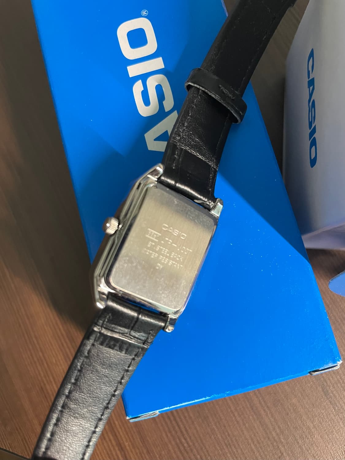 카시오 클래식 로마 스퀘어 가죽 시계 LTP-V007L-7B1 상품이미지4