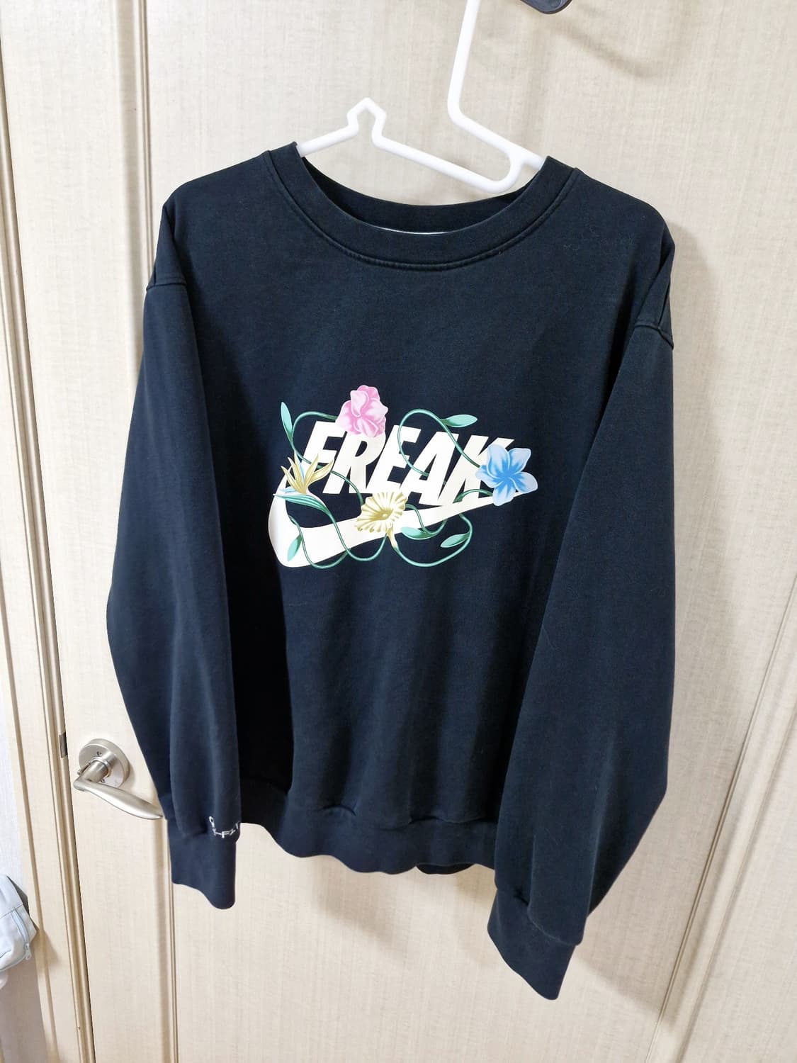 나이키 야니스 플라워 맨투맨 L 상품이미지1