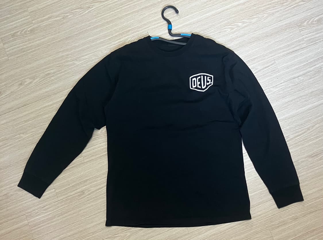 데우스 엑스 마키나 서울 컬리지 롱슬리브 블랙 상품이미지1