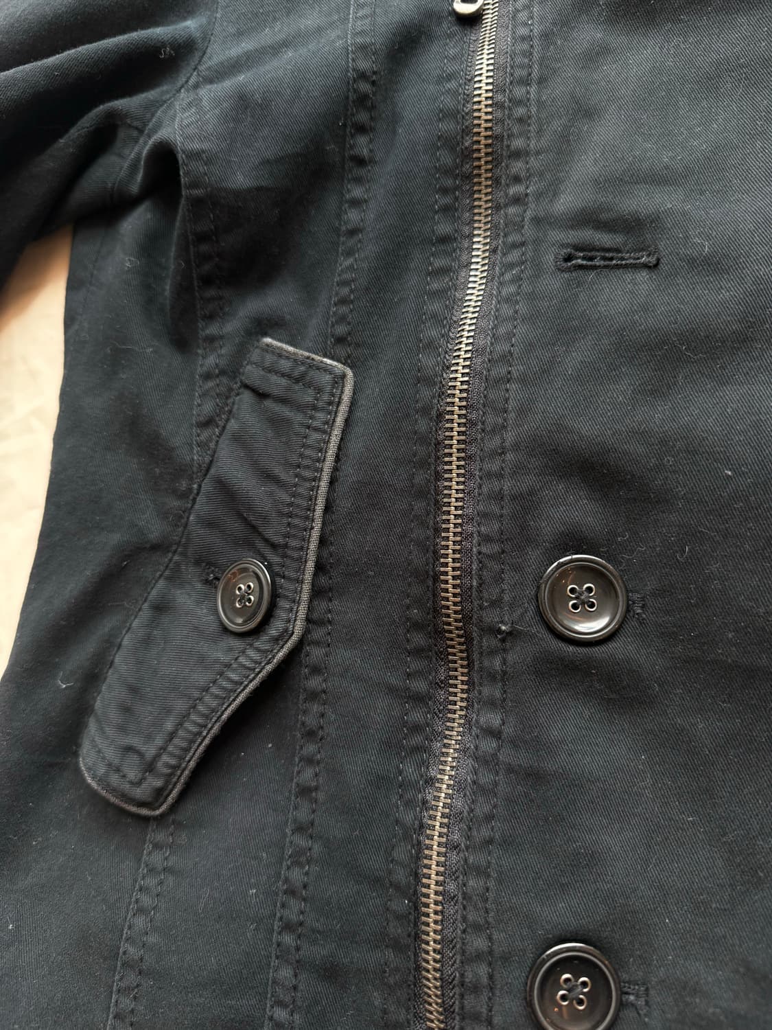 블랙 버튼 디테일 자켓 상품이미지4