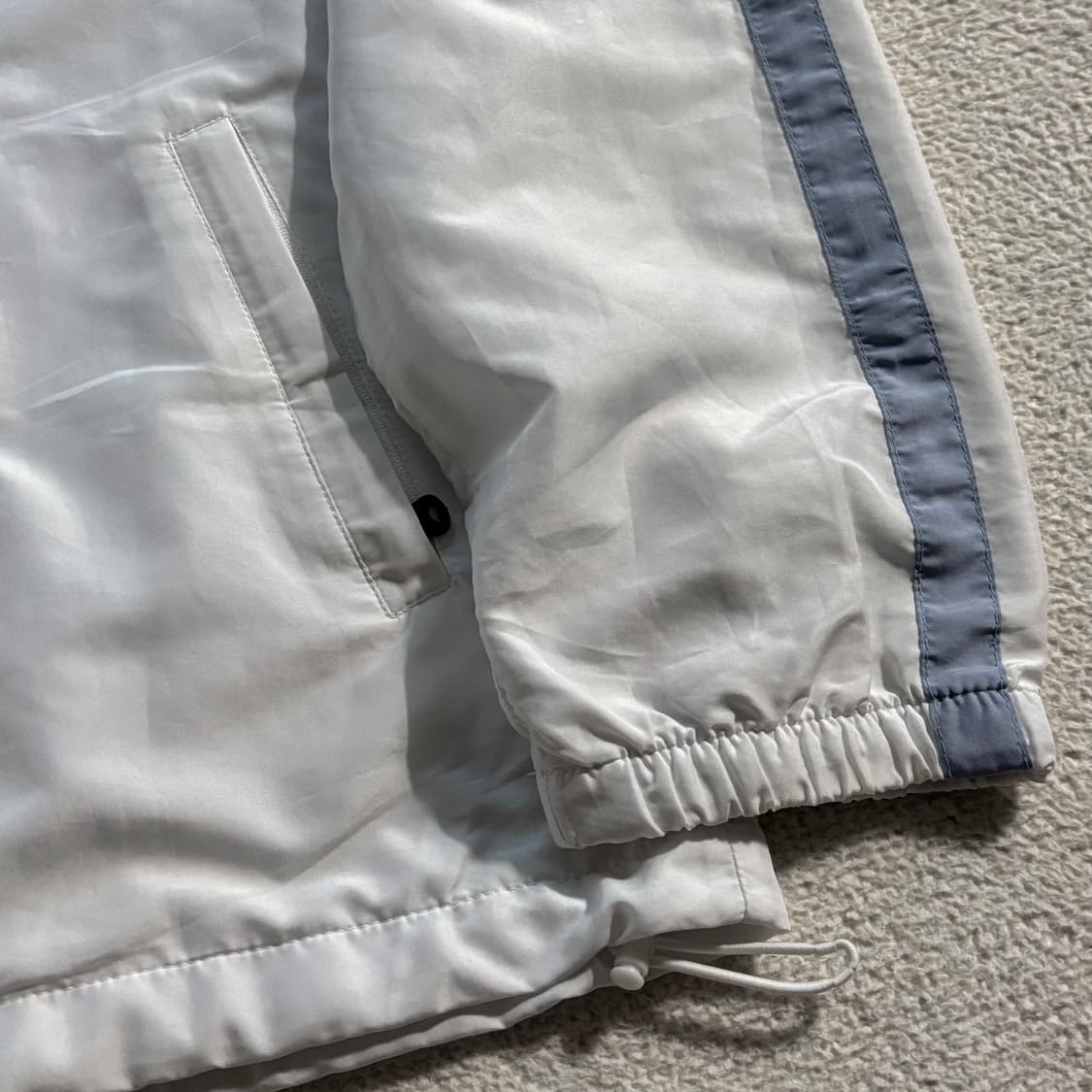 아디다스 유일매물 대장 올드스쿨 시나모롤깔 화이트 바람막이 상품이미지3