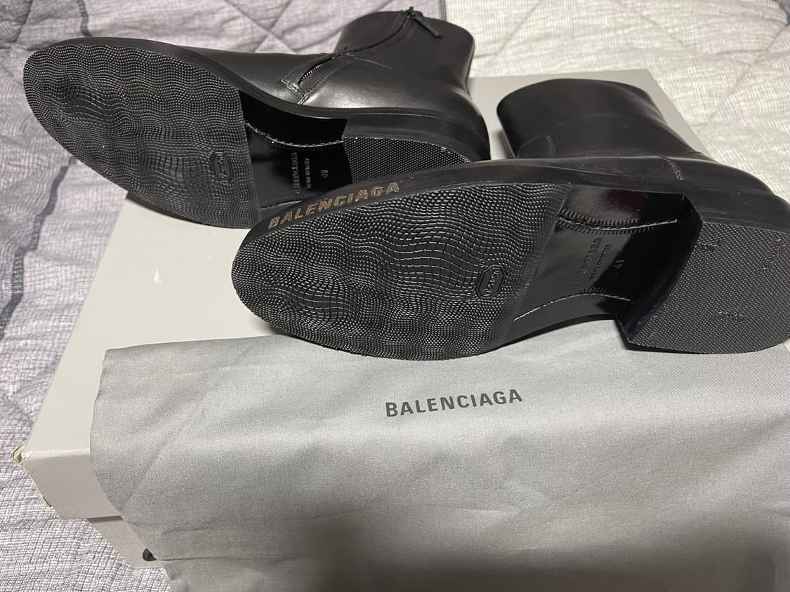 발렌시아가 메탈로고 더비 41사이즈 새상품 상품이미지5