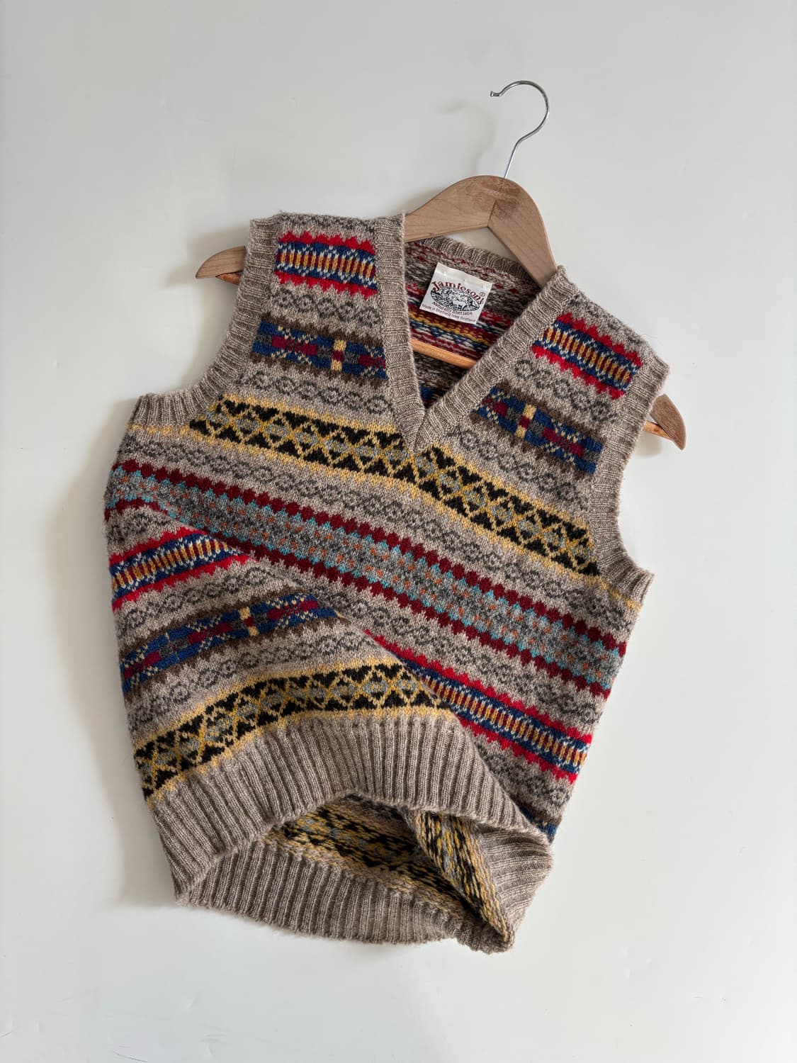 Jamieson’s 페어아일 울 니트 베스트 상품이미지1