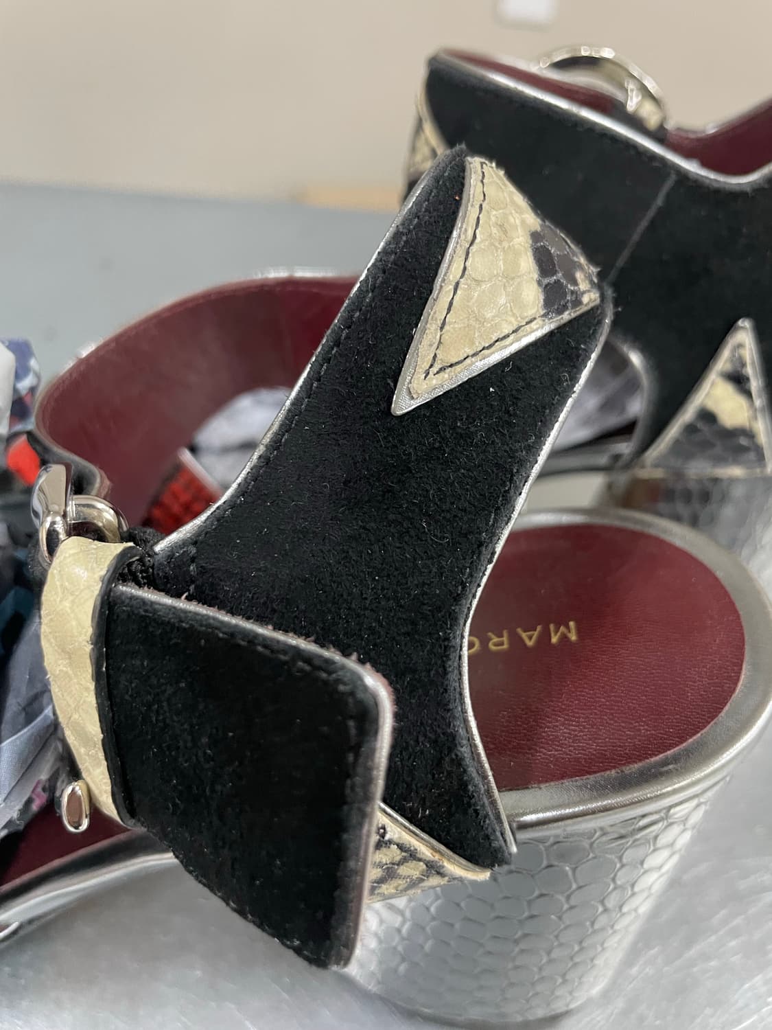 마크제이콥스 스네이크스킨 레더 힐37 상품이미지8