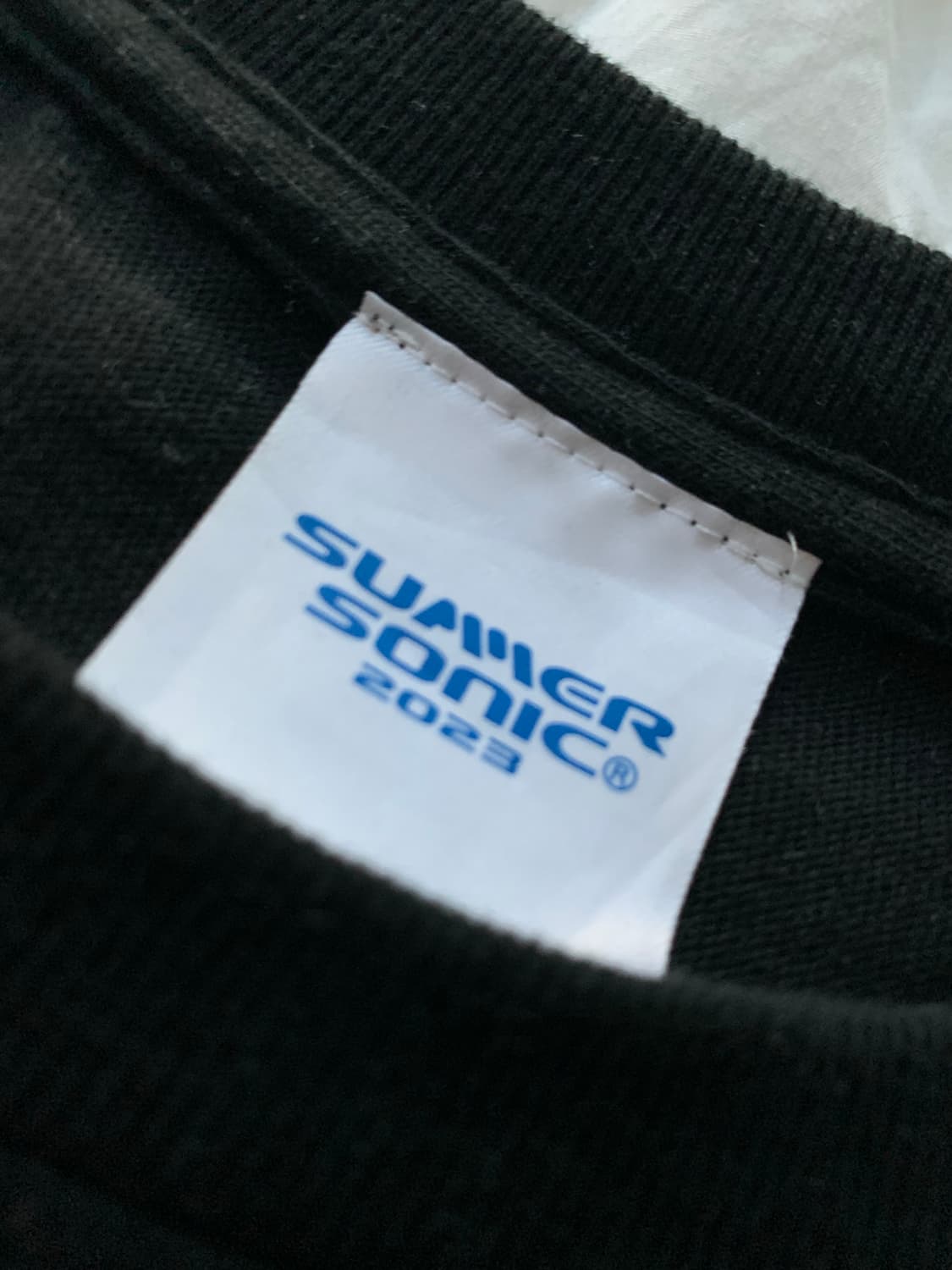 (뉴진스 혜인 착용) 썸머소닉 헬로키티 티셔츠 반팔 블랙 상품이미지6