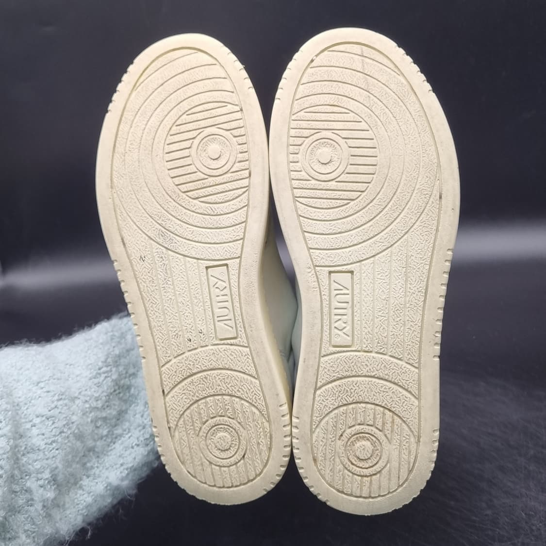 오트리 메달리스트 스니커즈37 240 상품이미지3