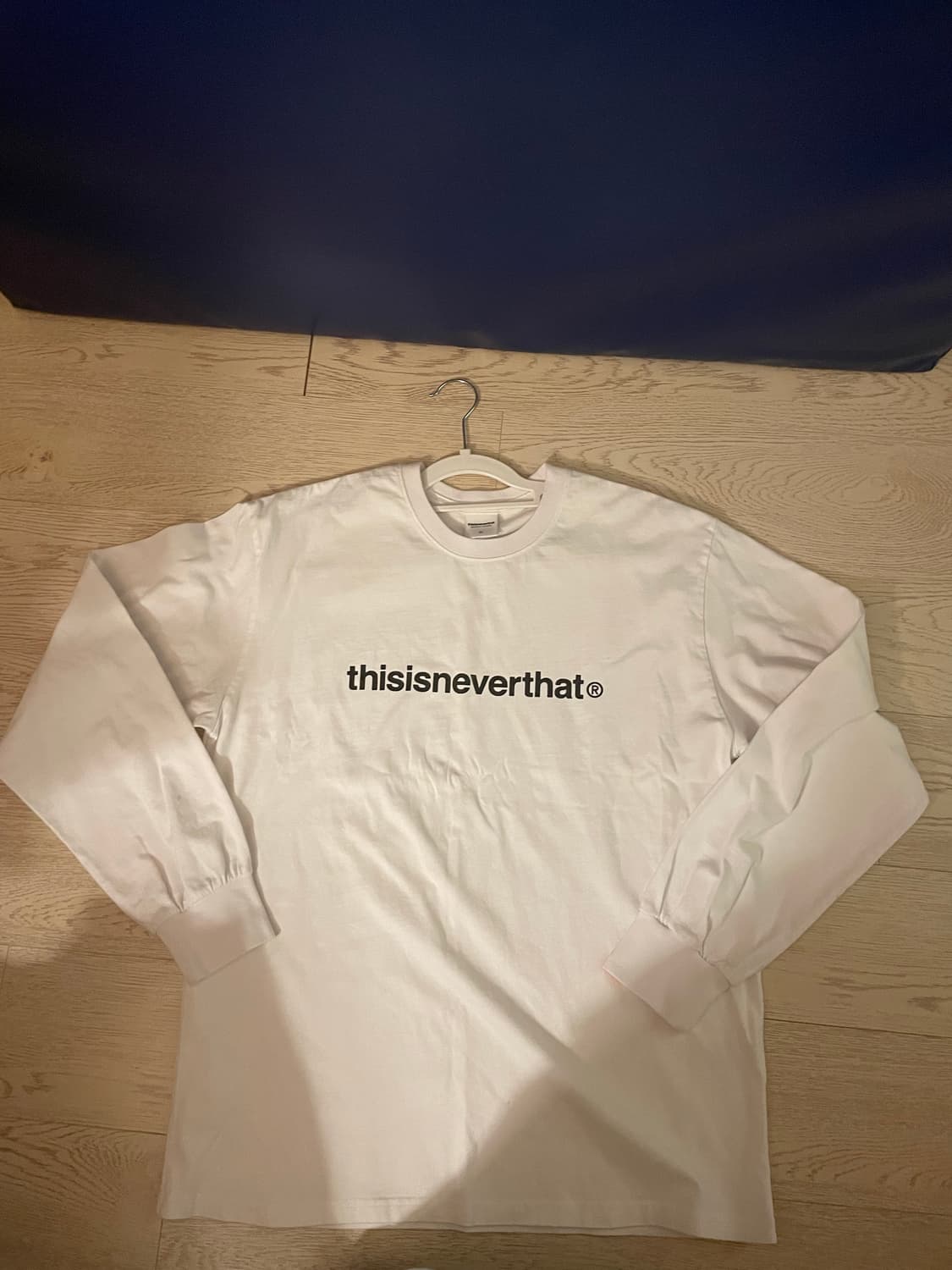 thisisneverthat 디스이즈네버댓 흰색 긴팔 m사이즈 판매합니다 상품이미지1