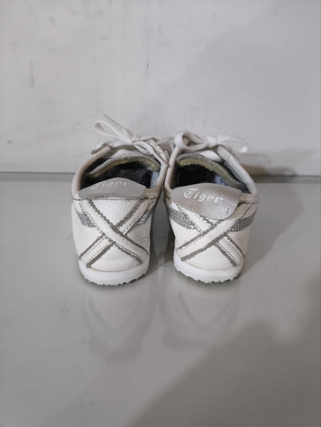 235mm 오니츠카타이거 멕시코66 화이트 스니커즈 상품이미지7