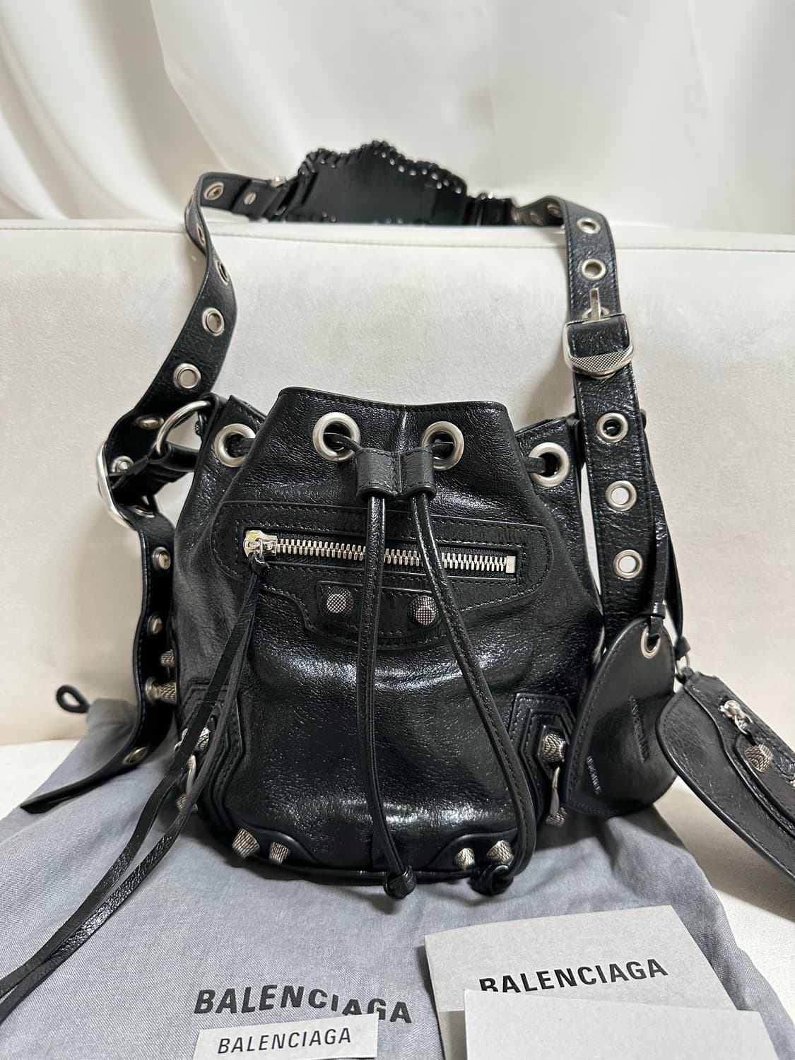 [A+ 정품] 발렌시아가 르카골 버킷백 xs 블랙 상품이미지2