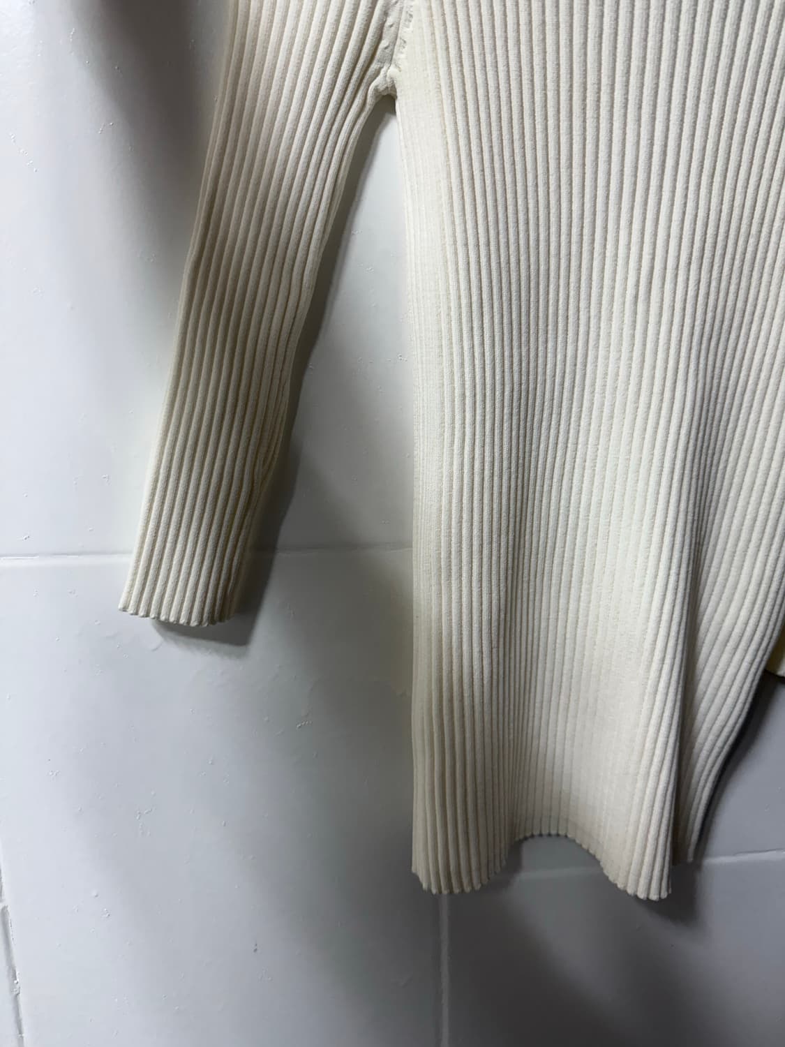 마쥬 어깨트임 니트 (새상품) 상품이미지3