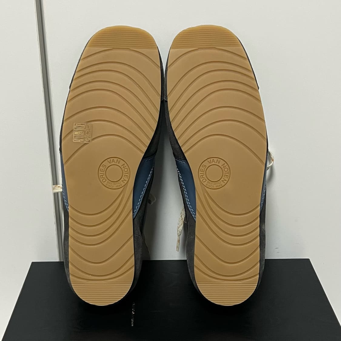 [43]드리스반노튼 26ss 스웨이드 스니커즈/스틸 상품이미지4