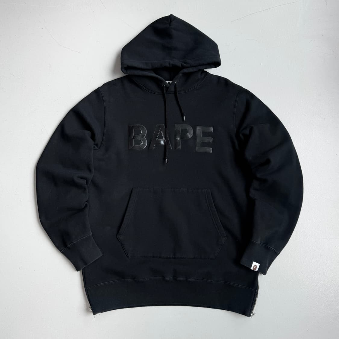 베이프 아크릴 아치로고 후드티 상품이미지2