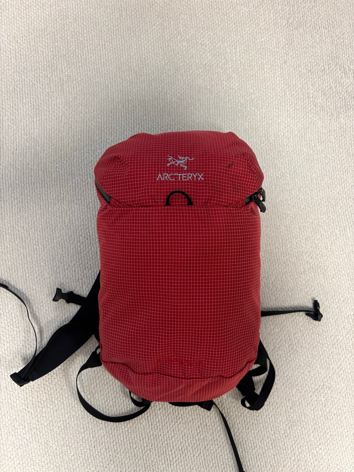 아크테릭스 컨실 15 레드 상품이미지1