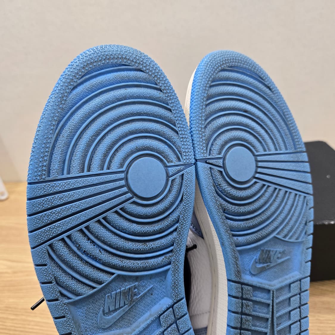 280 나이키 에어조던1 하이 OG 유니버시티 블루 상품이미지8