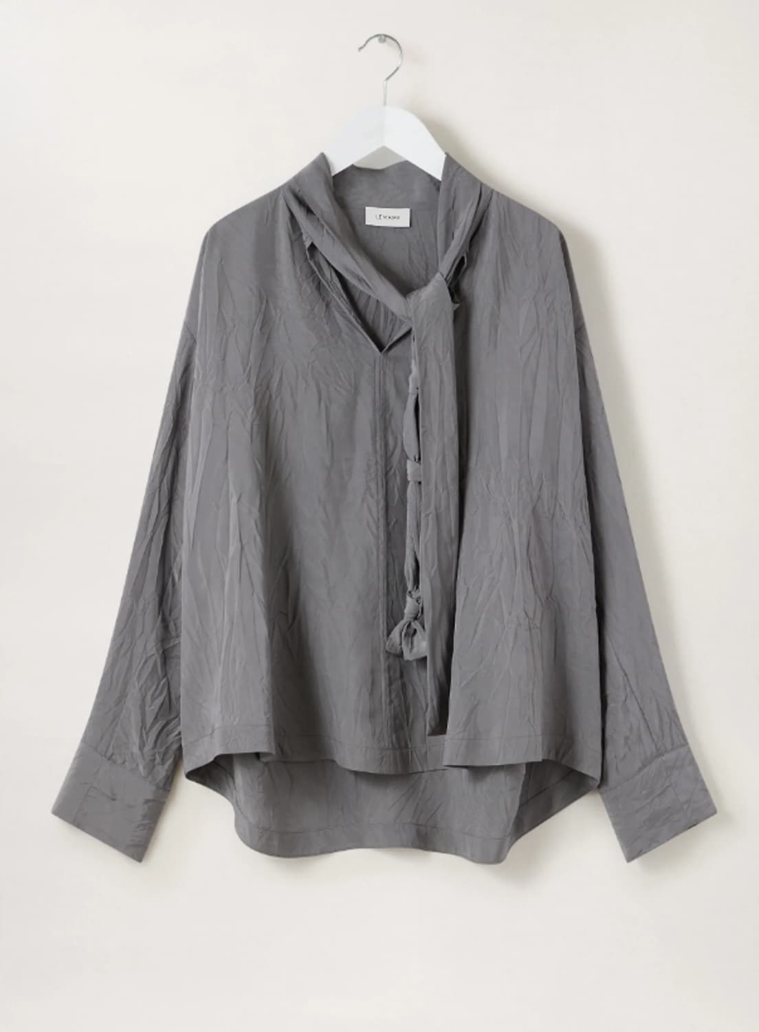 르메르 노티드블라우스 36 판매합니다. ALUMINIUM 컬러 상품이미지4