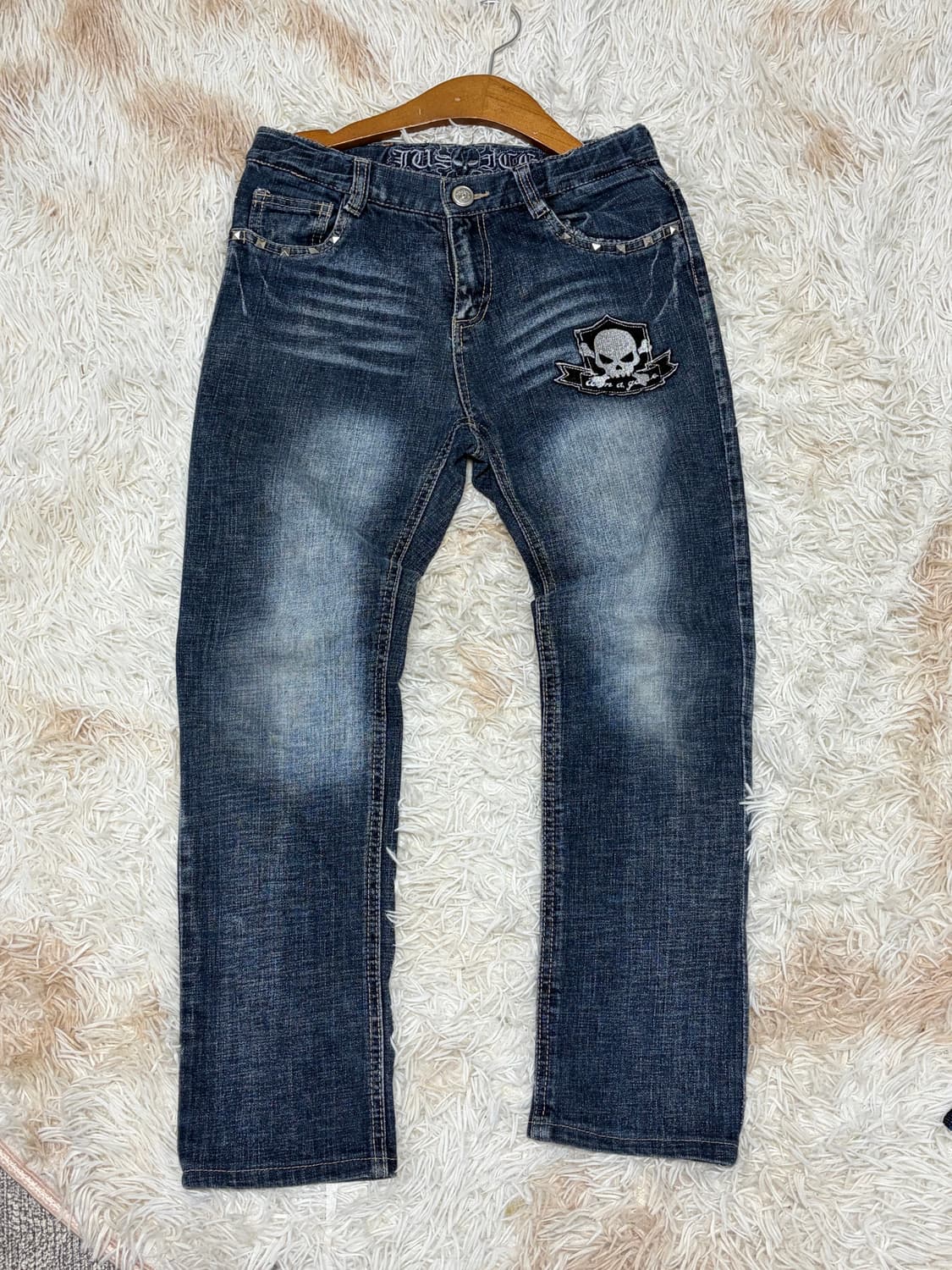 00s 스터드, 해골 디테일 락시크 펑크 와투케 슬림핏 데님팬츠 해골 상품이미지4