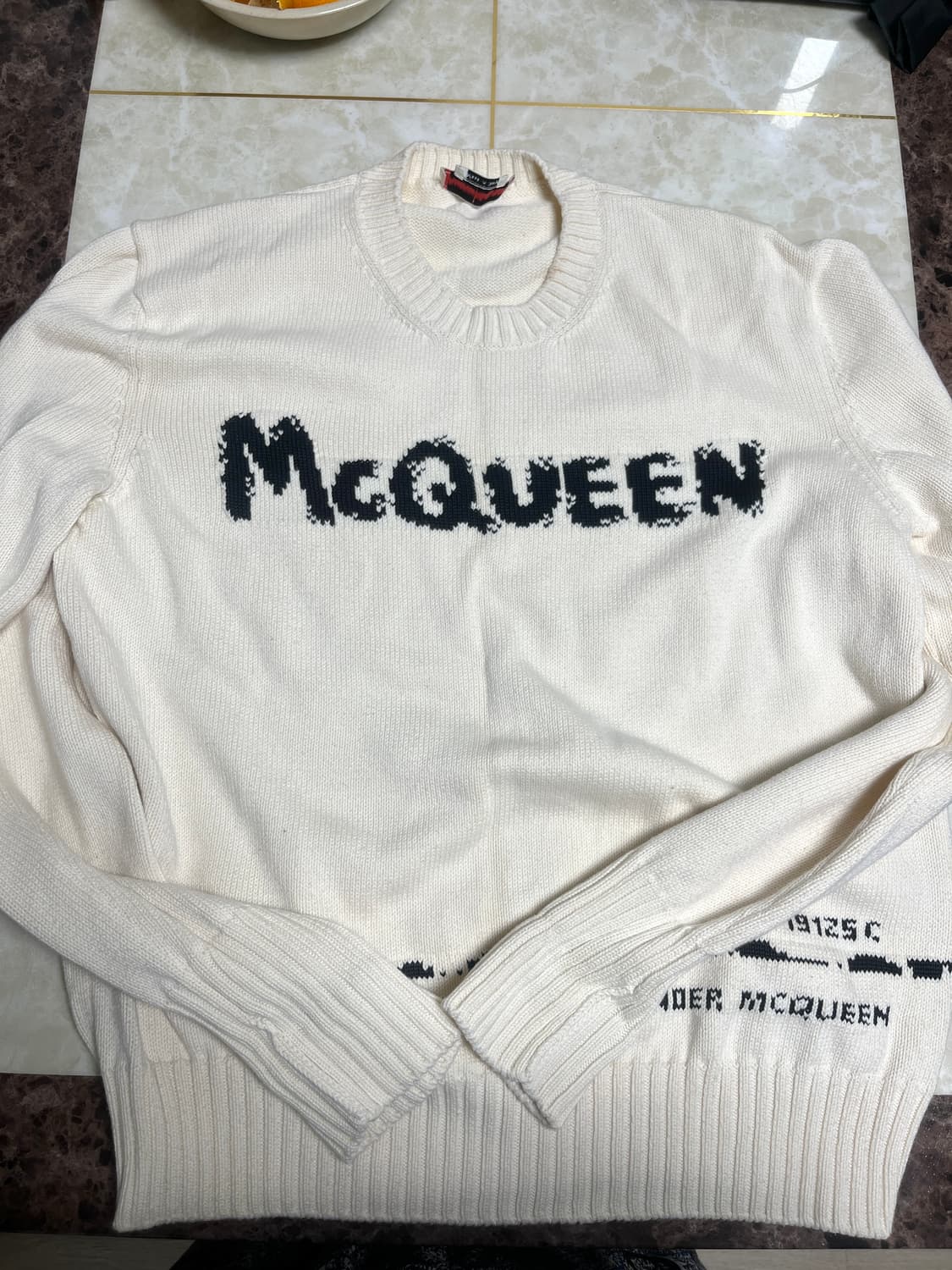 알렉산더맥퀸 로고 그래피티 스웨트니트 크림 XL 상품이미지1