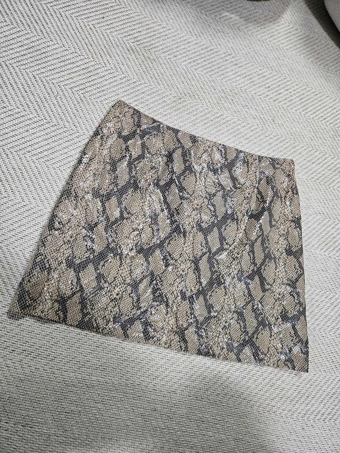 에나멜파이톤스커트m 상품이미지1