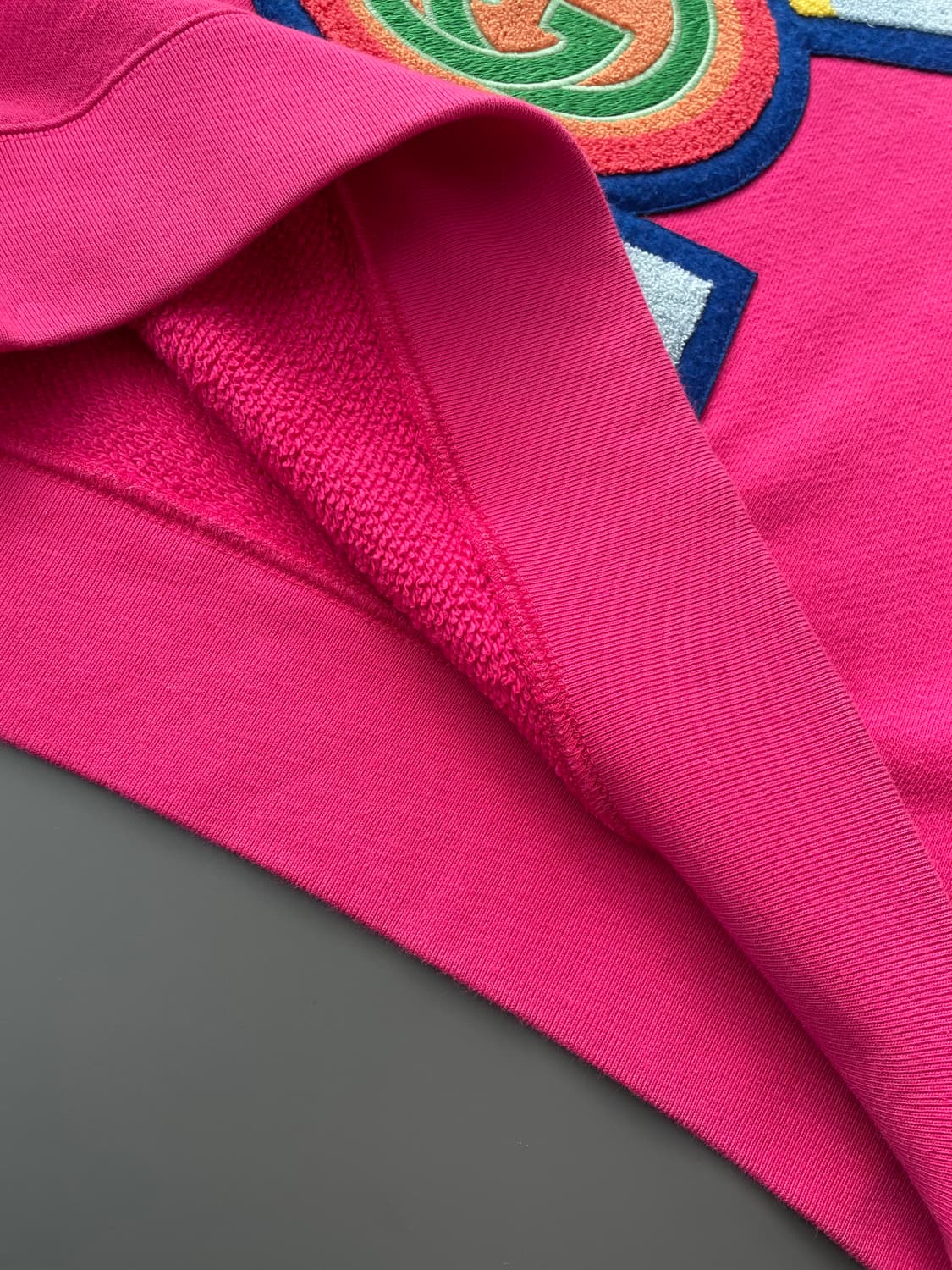 [XS] GUCCI 구찌 여성 푸시아 LOVED 스웻셔츠 맨투맨 상품이미지8