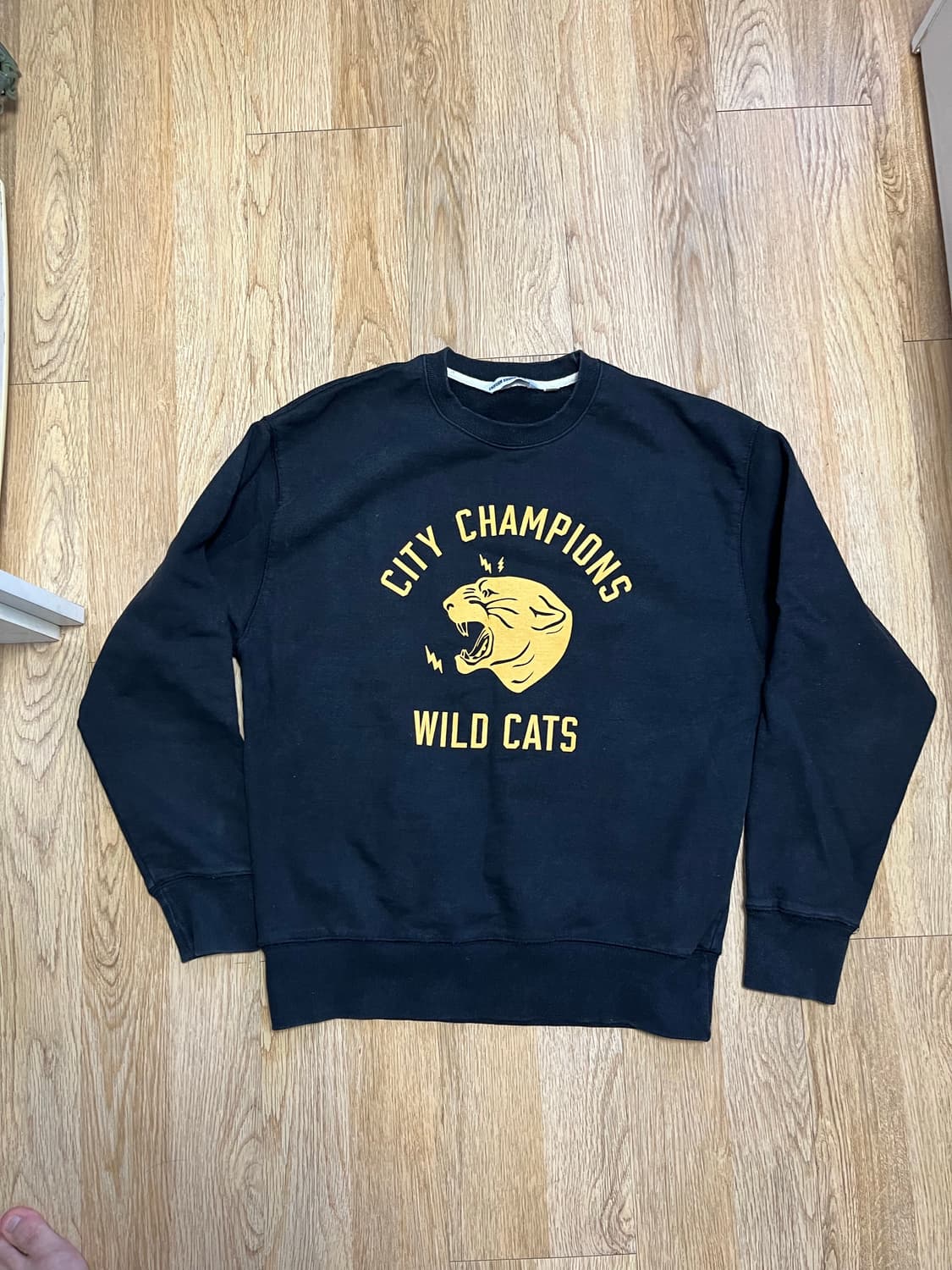 유니폼브릿지 와일드 캣 스웻셔츠 블랙 상품이미지2