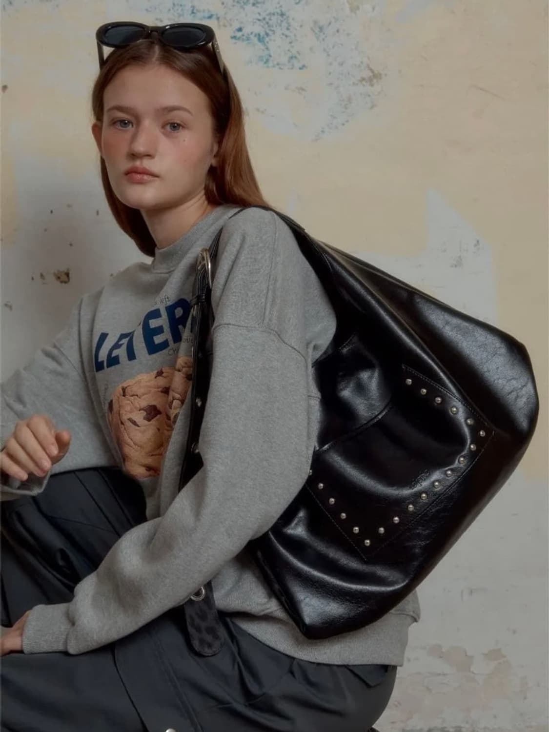 레터리 STUD BUCKLE REVERSIBLE SHOULDER BAG_ 상품이미지2