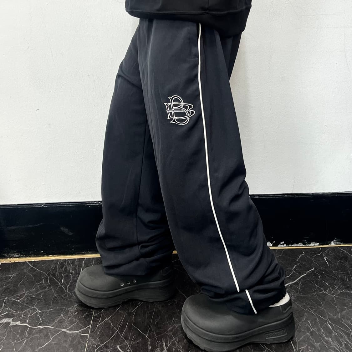베드보이 사이드파이핑 와이드 트랙팬츠 상품이미지1