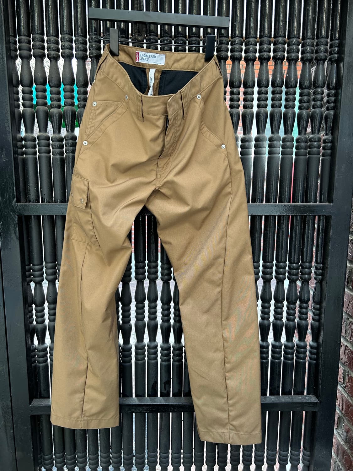00's 리바이스  샌드컬러 엔지니어드 유틸 테크팬츠 상품이미지1