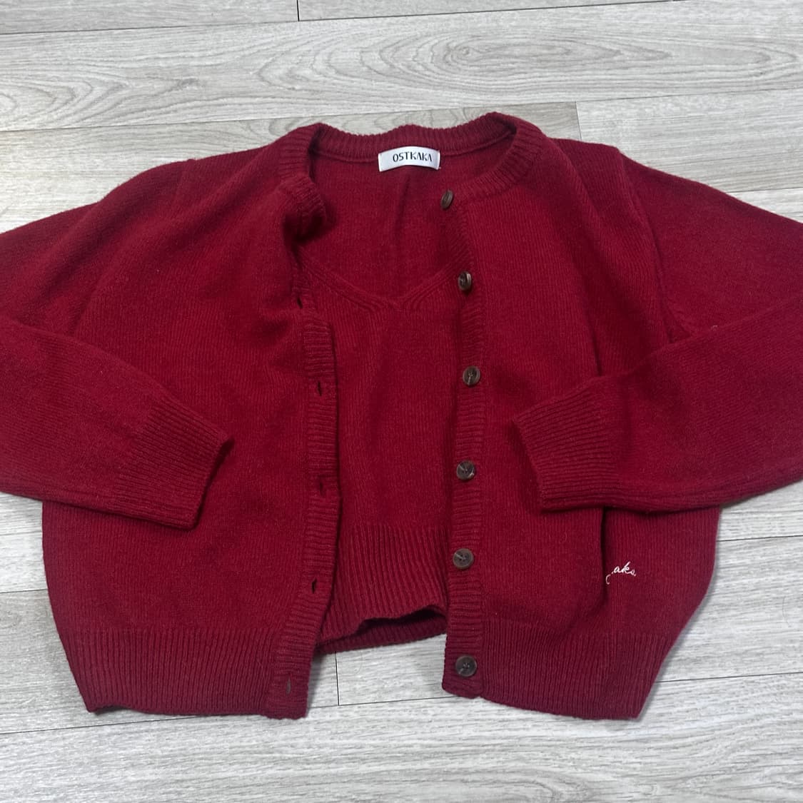 ostkaka 니트가디건 세트 팝니다 상품이미지1