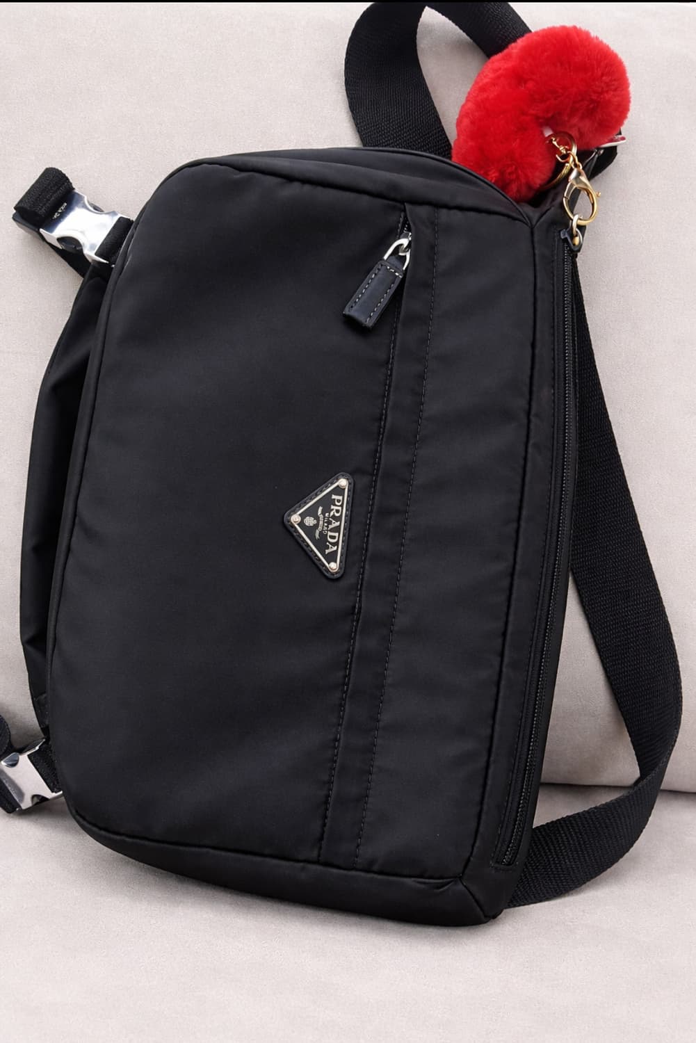 프라다 바이커백 라지 블랙 2VH991 상품이미지1