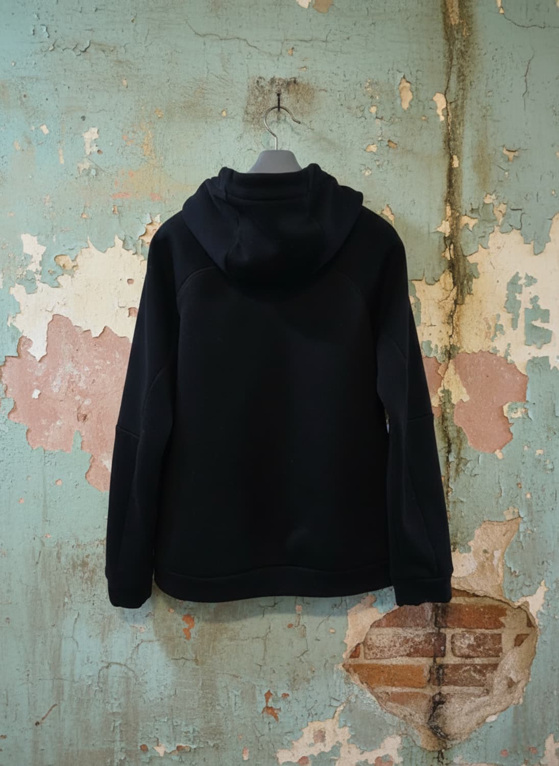 데상트 블랙 후드집업 M (95) 상품이미지2