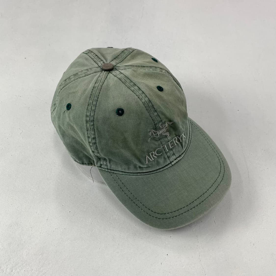 아크테릭스 빈티지 레터링 볼 캡 상품이미지1