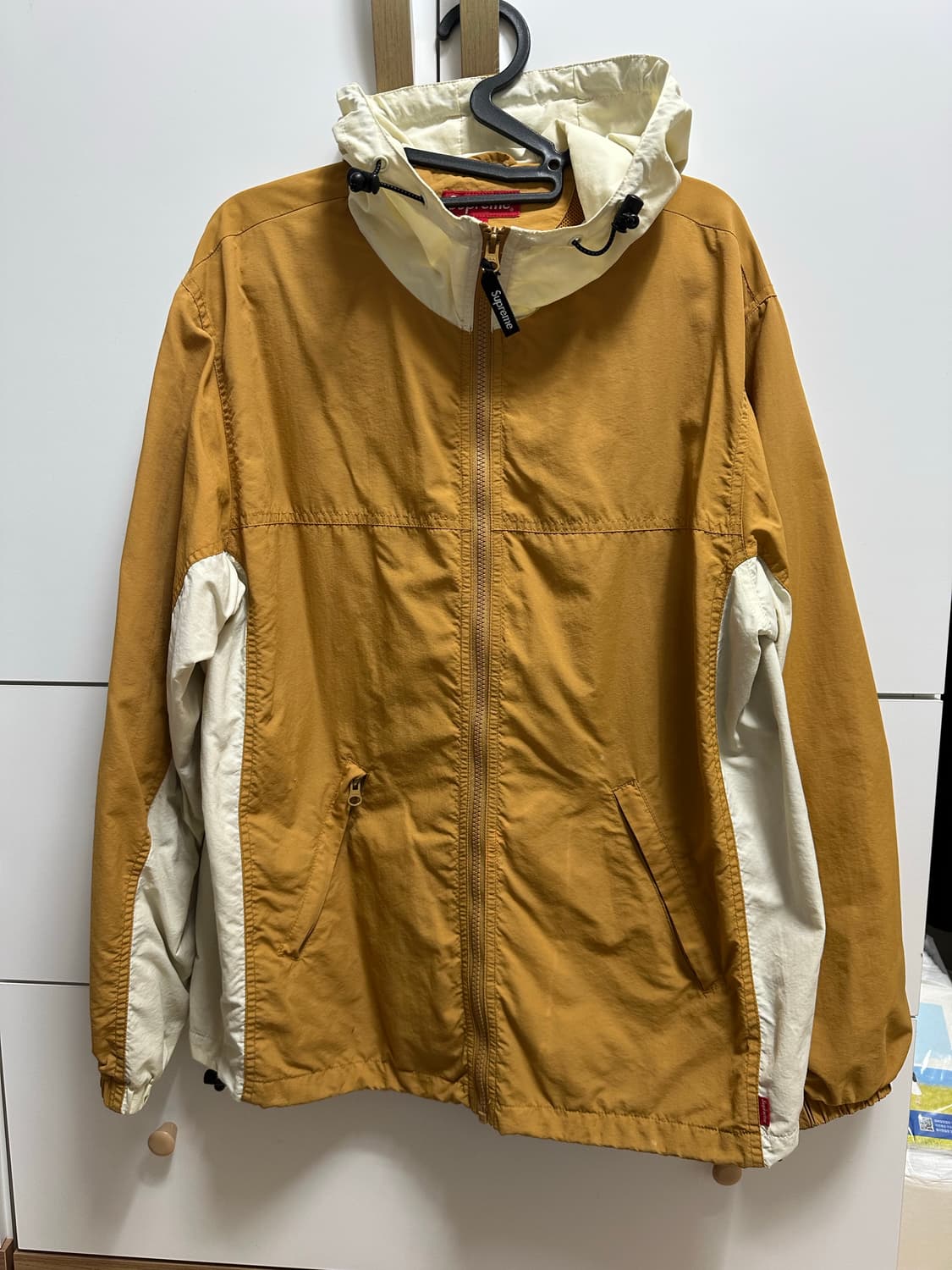 슈프림 바람막이 콩 제외 상태 매우 좋음 (세탁비 빼드려요) 상품이미지1