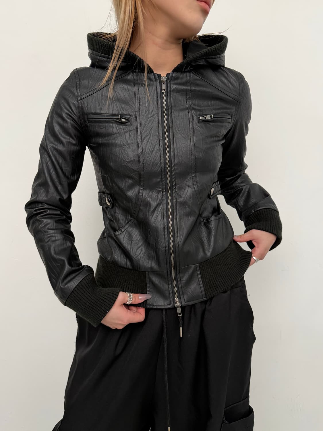 블랙 후드 가죽 자켓 상품이미지2