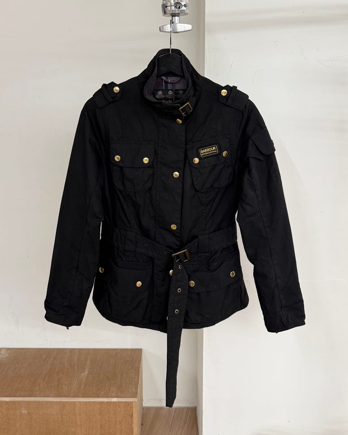 바버 블랙 인터내셔널 왁스 자켓  상품이미지1