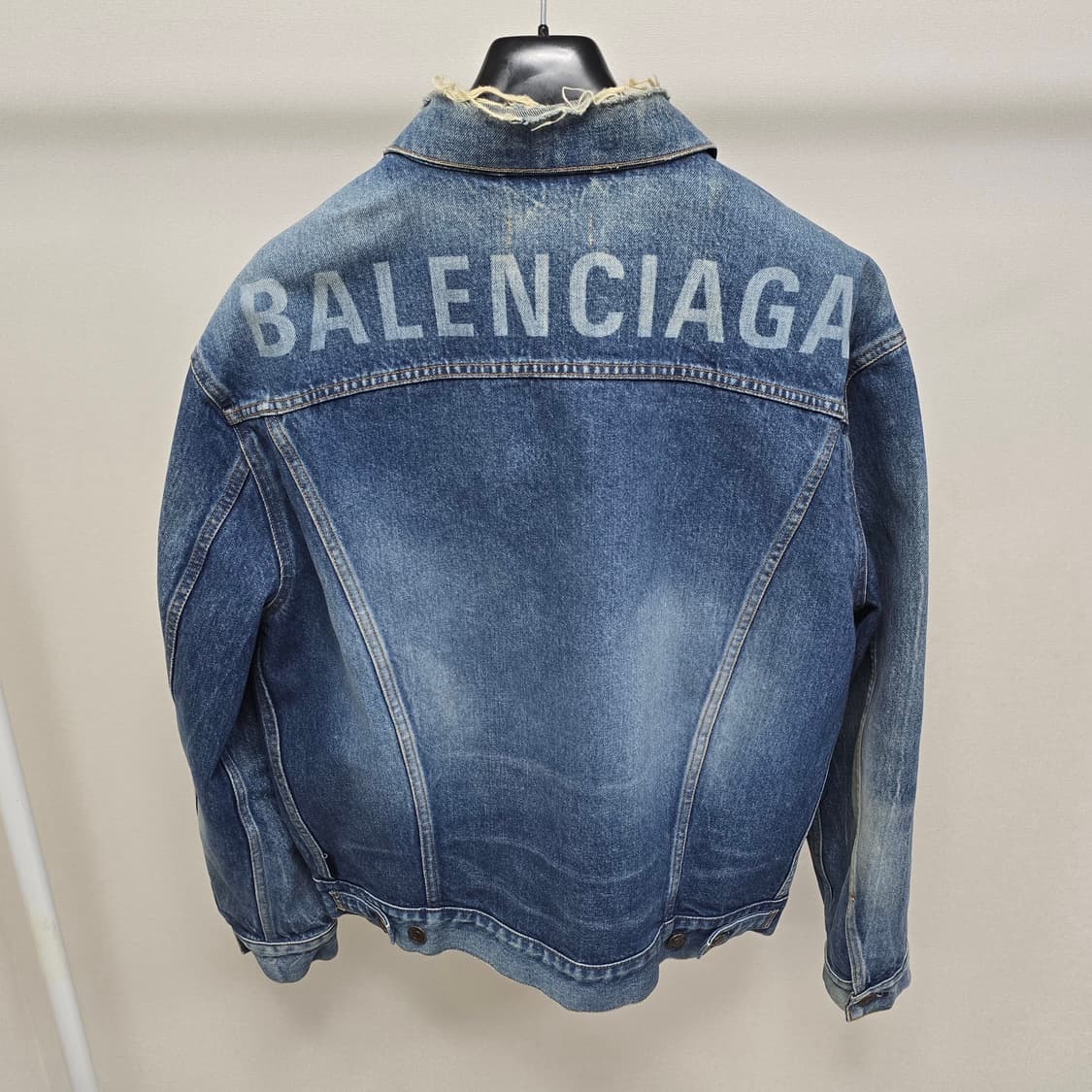 발렌시아가 백로고 데님 자켓 36사이즈 105 판매 상품이미지1