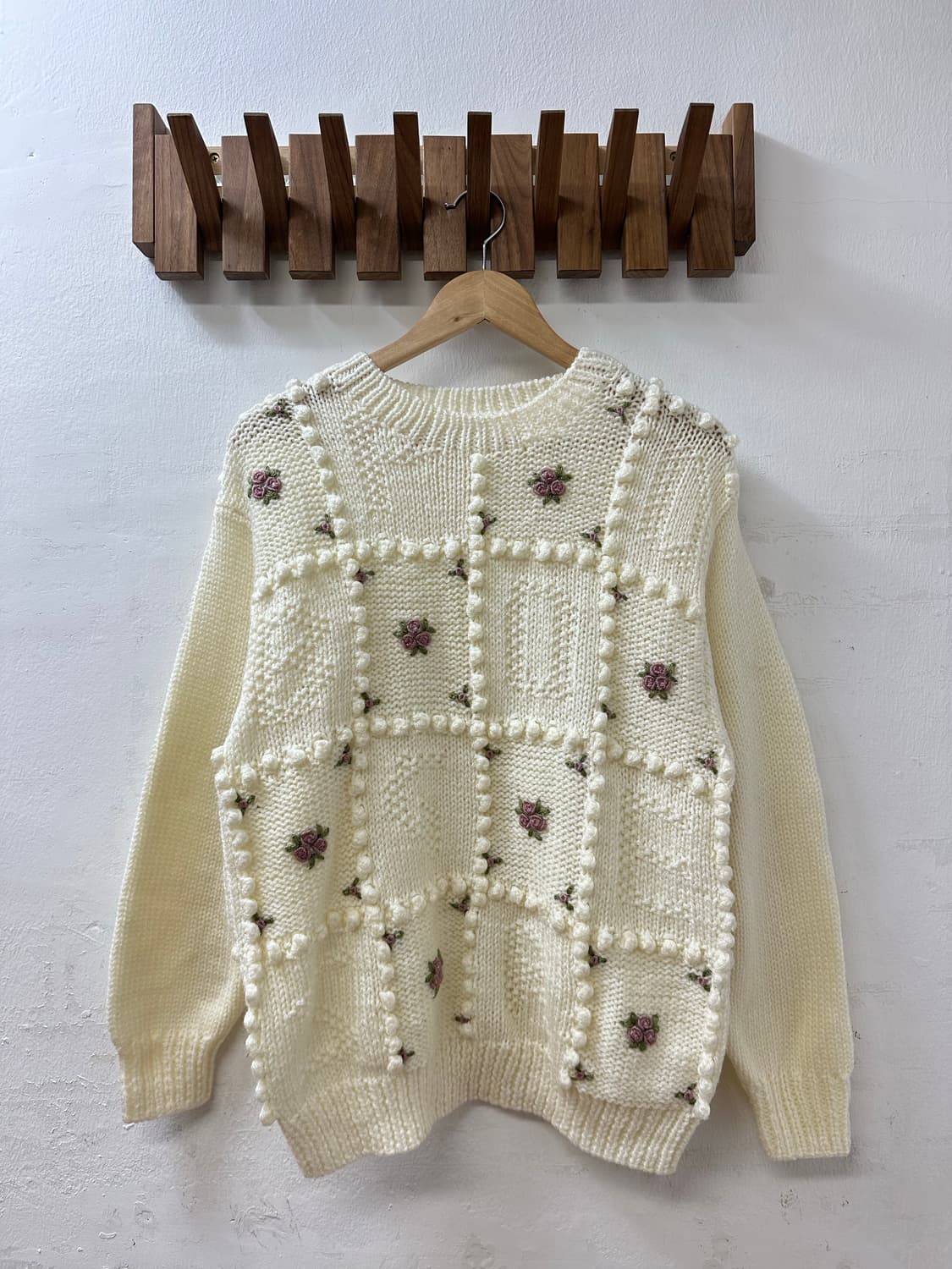대장니트일본빈티지 아이보리 플라워 자수 폼폼이 케이블 디테일 스웨터 니트 상품이미지1
