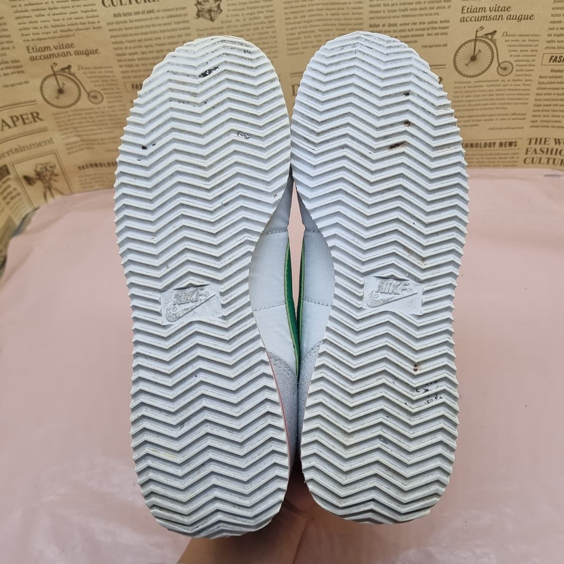 나이키 x기묘한이야기 운동화240 상품이미지3