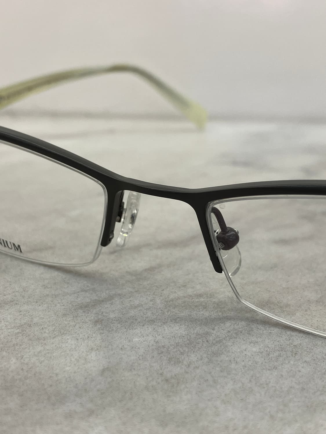 오앤엑스 O&X New York 에메랄드 그레이 스퀘어 반무테 메탈 안경 상품이미지5