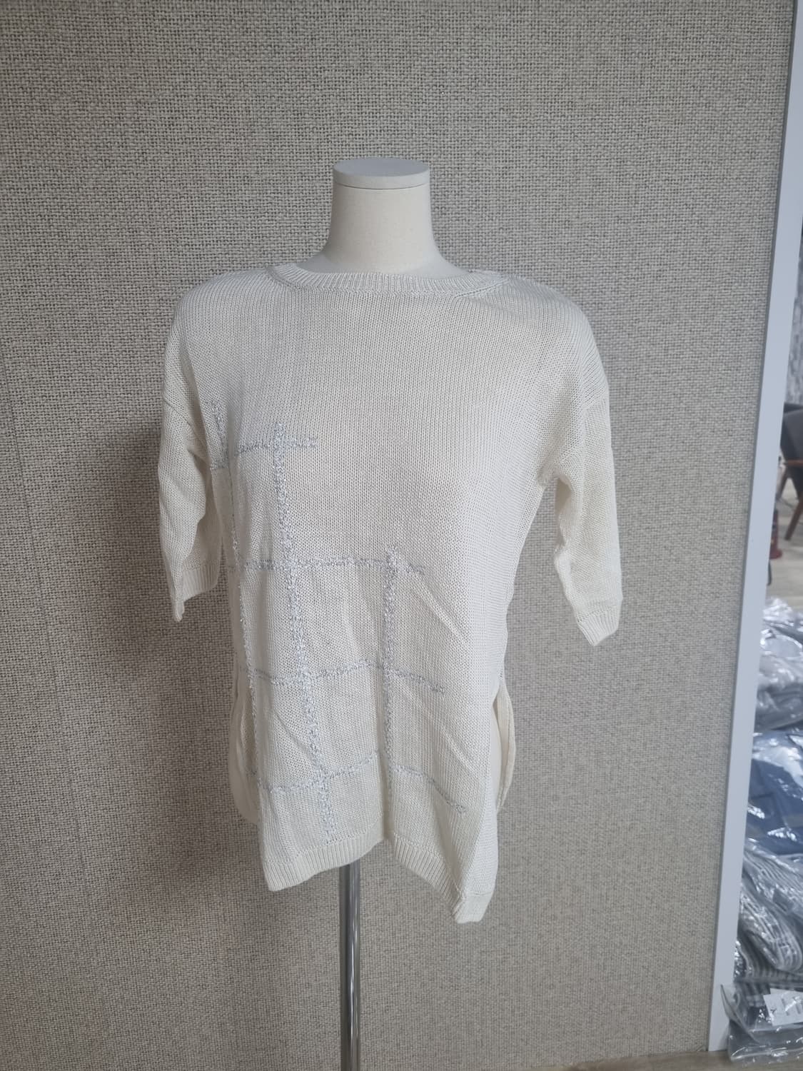 새제품  이태리 명품 브랜드 안드레모리스 화이트니트 상품이미지1