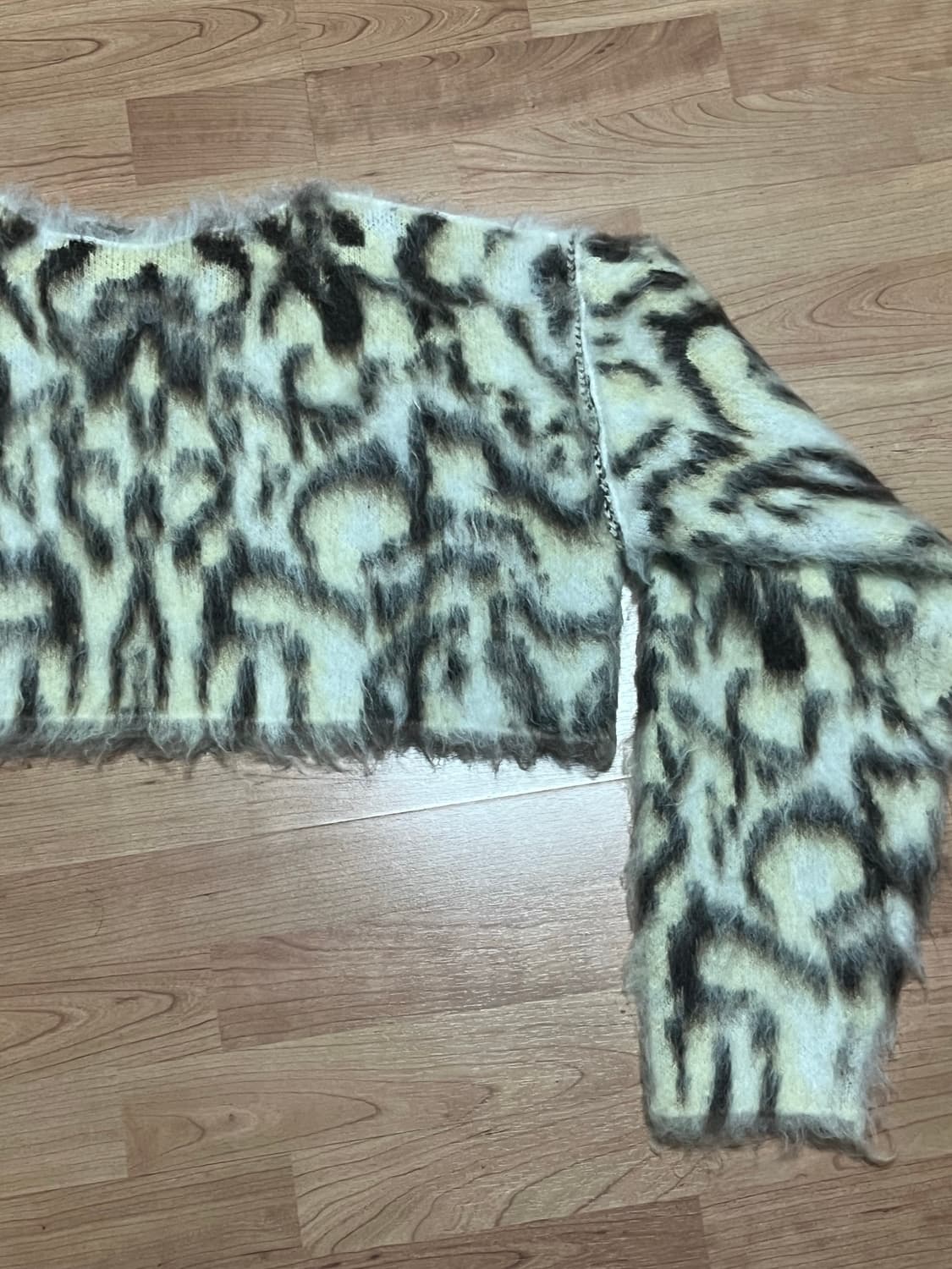 PERVERZE 퍼버즈 Wide Knit Top and Scarf 상품이미지3