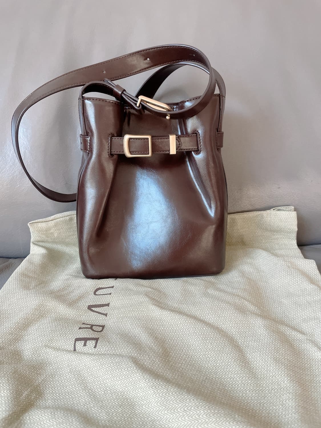 루에브르 삭드생뛰 스몰 브라운 버킷백 상품이미지1