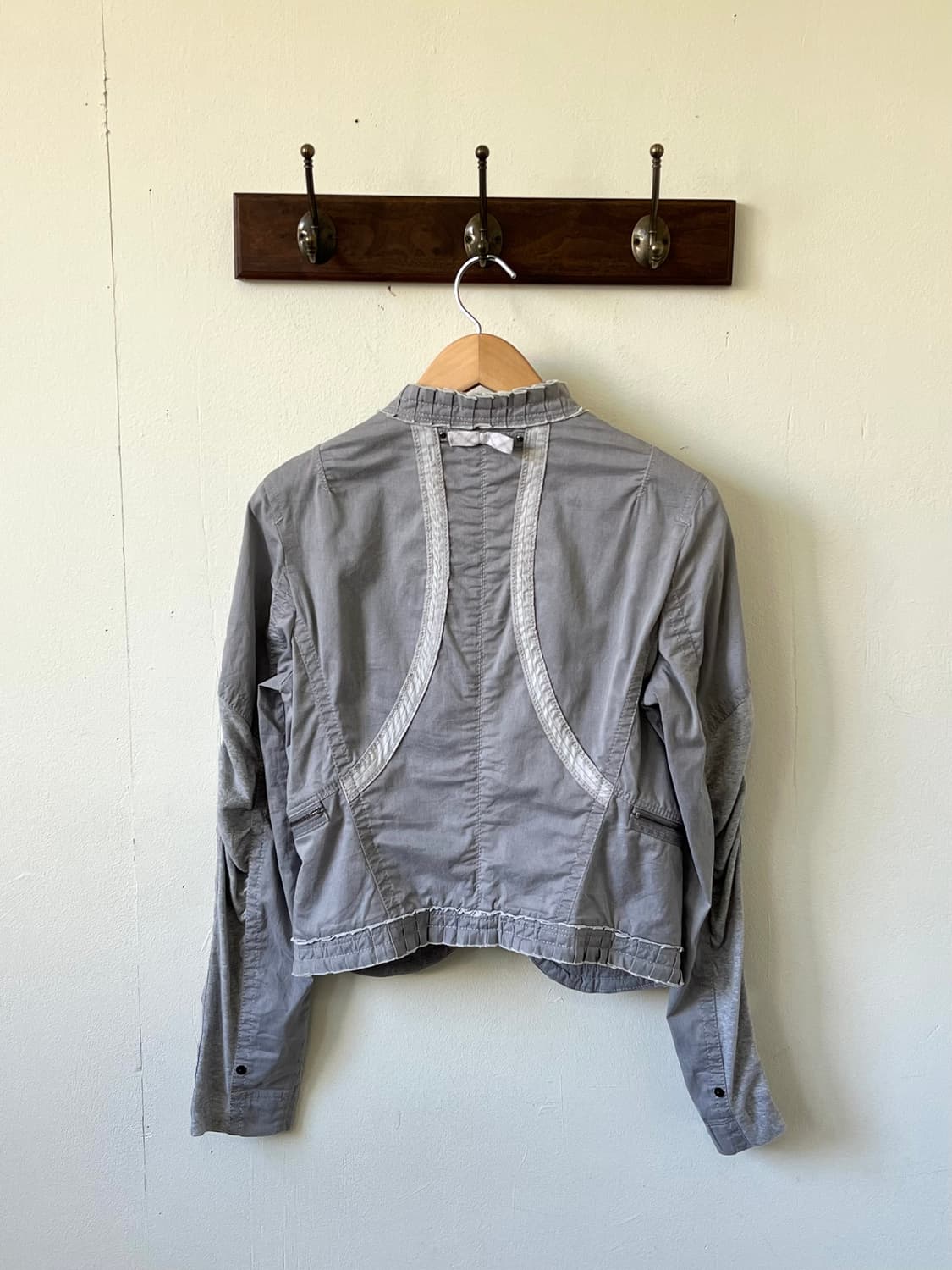 MARC CAIN 백리본 그레이 크롭 자켓 상품이미지3