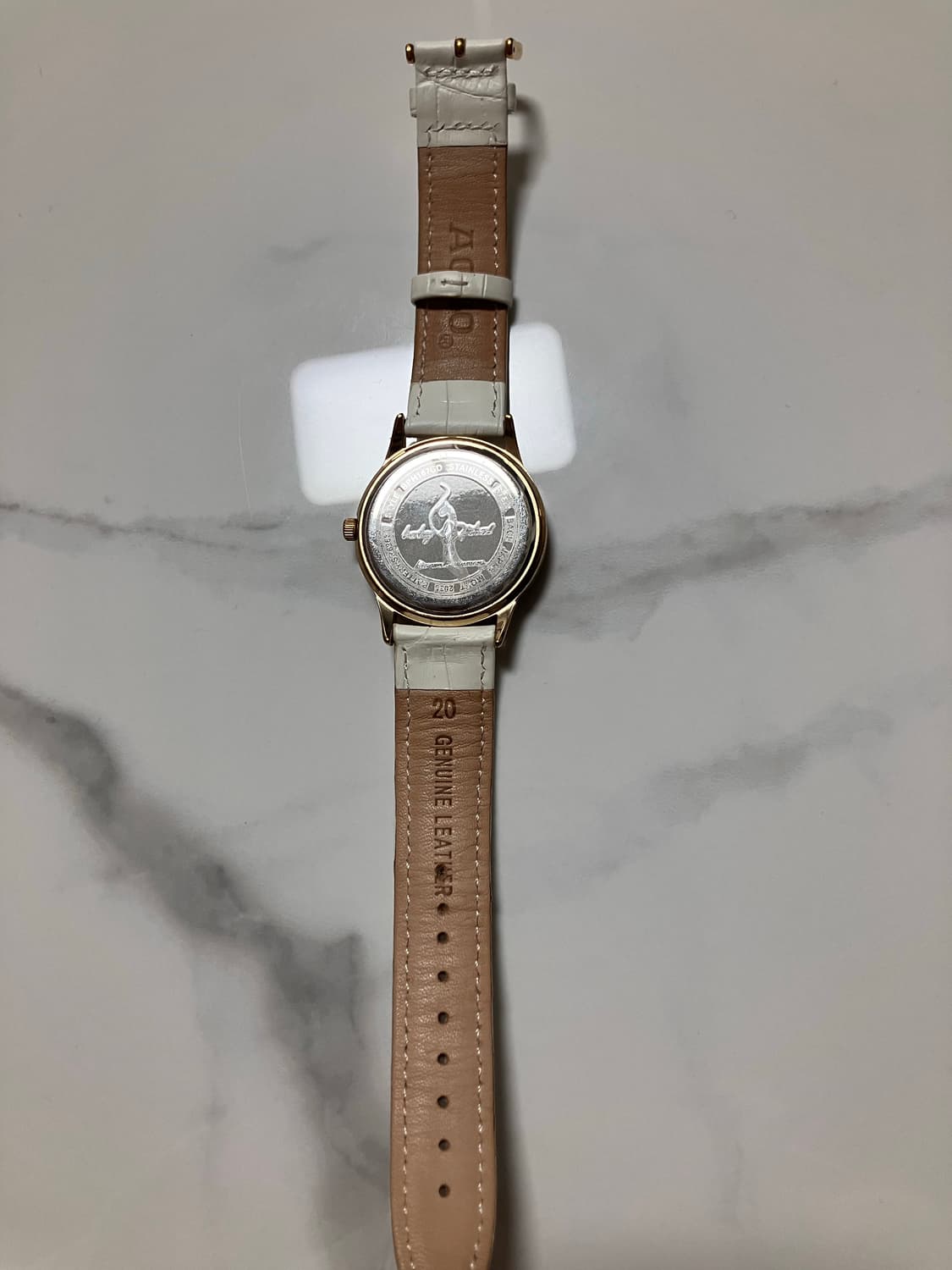 2000’s Y2K Baby Phat 여성 큐빅 손목시계 크림화이트 가죽 상품이미지4