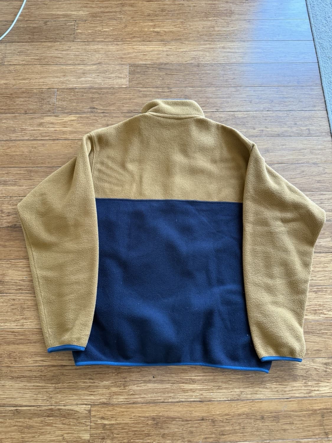 12FW 파타고니아 신칠라 스냅-T 플리스 카멜 네이비 투톤 상품이미지4