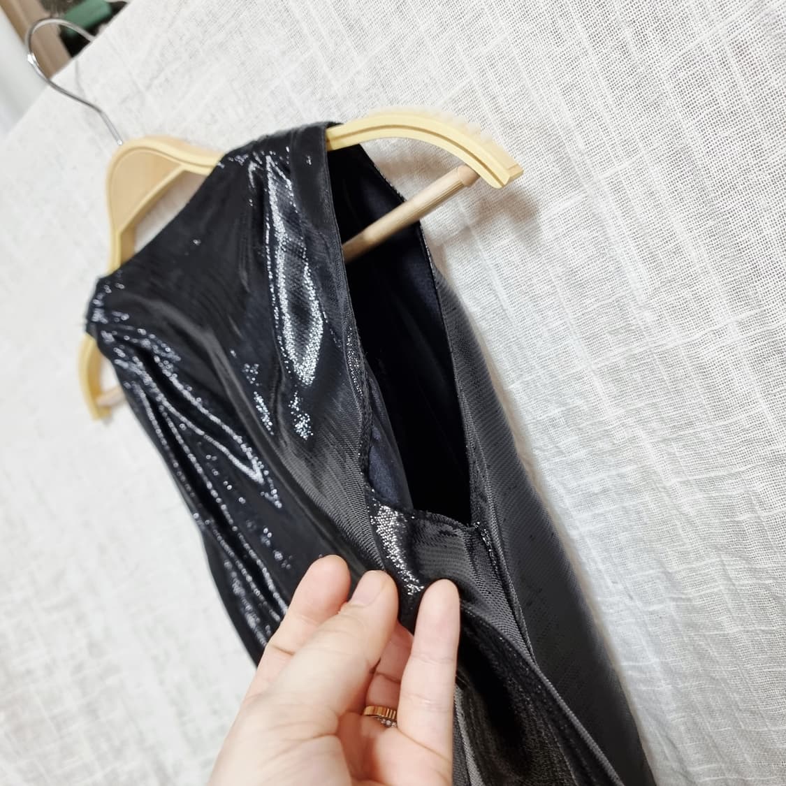 발렌시아가 시퀸 언발란스 슬리브리스 탑 (표기36) 모임 때 1회 착 상품이미지9