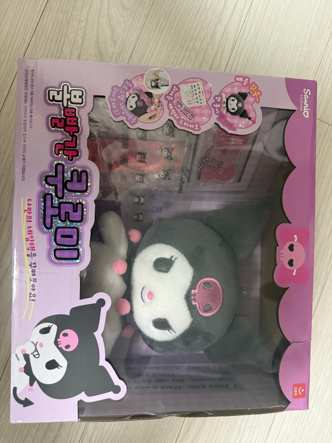 산리오 볼빨간 쿠로미 상품이미지1