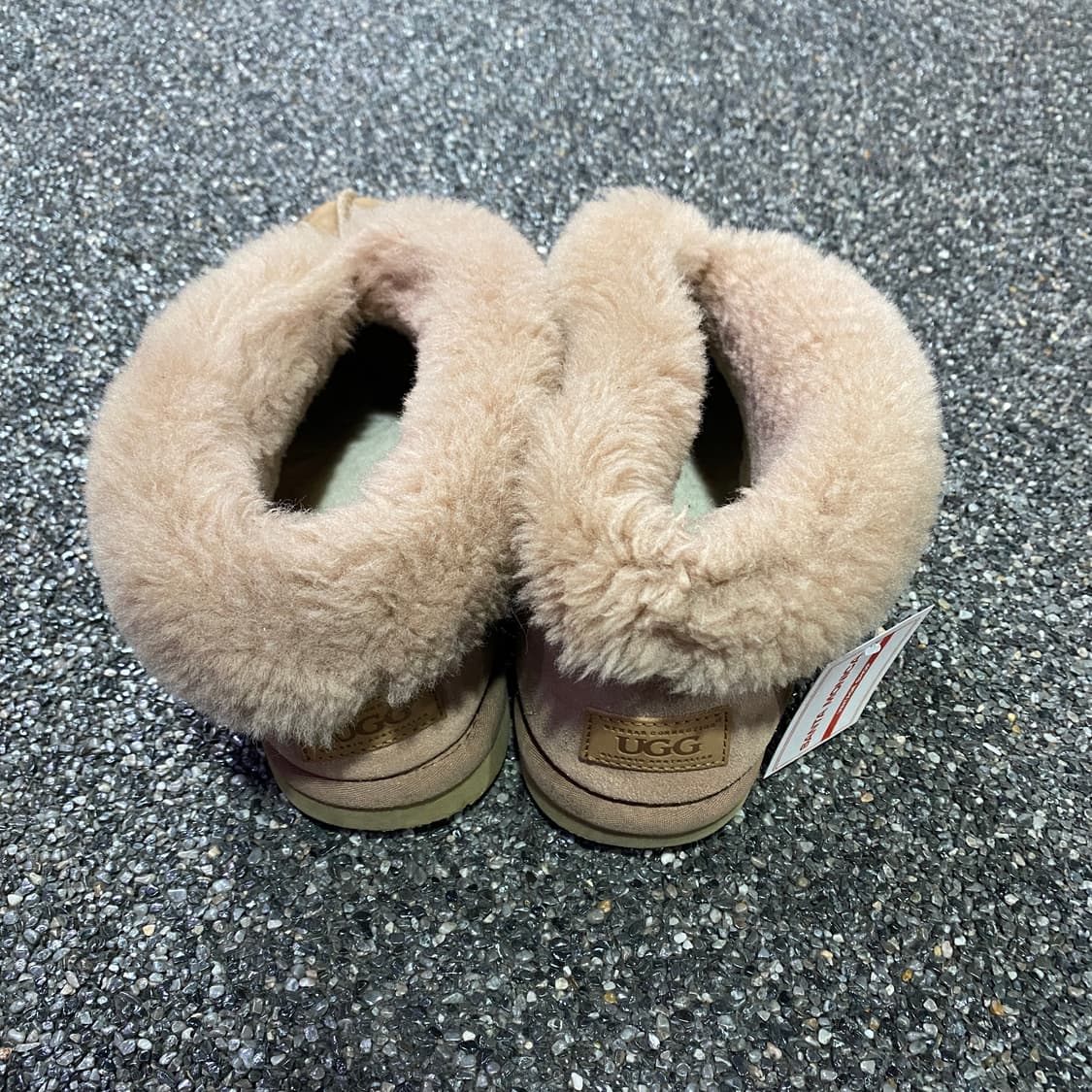 어그 스웨이드 로고 패치 로우 부츠 B3444 상품이미지3